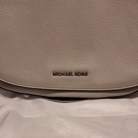 Michael Kors Elsey gray leather saddle bag crossbody with Tassels 10x8 euc - Picture 4 of 13